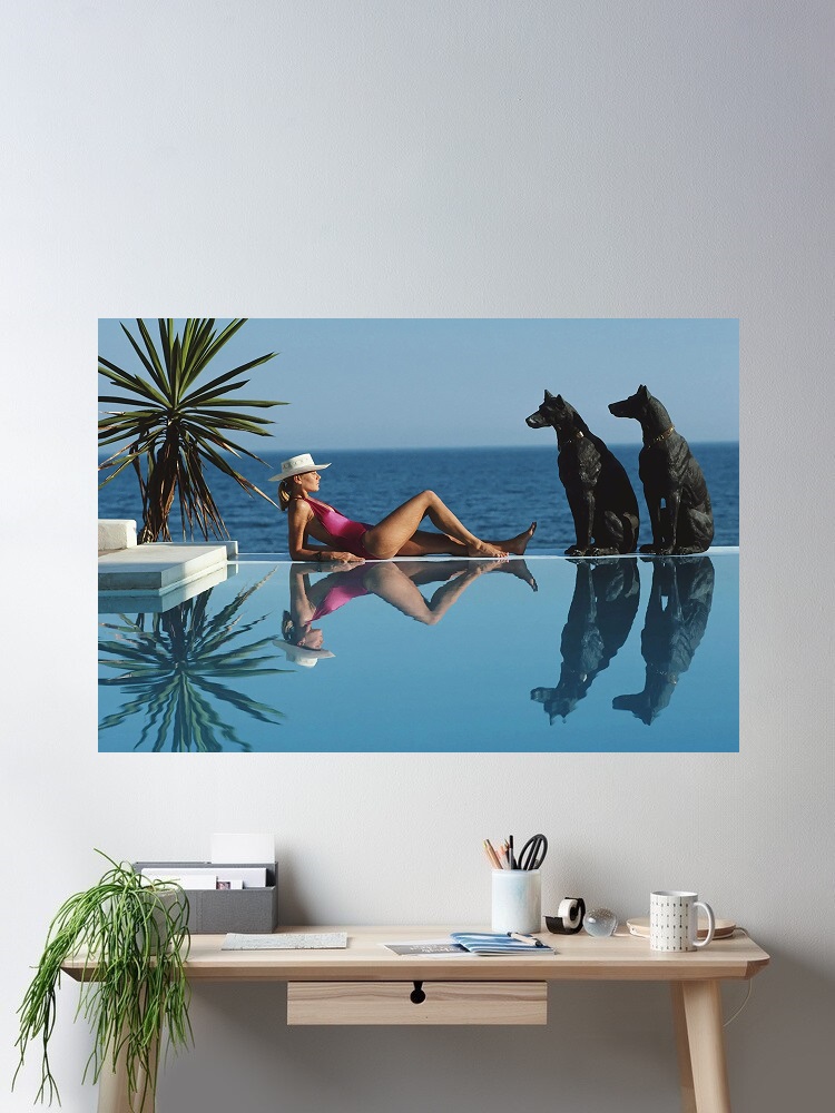 Luxury Lifestyle Pictures - Retro Poolside Host Luxe levensstijl door